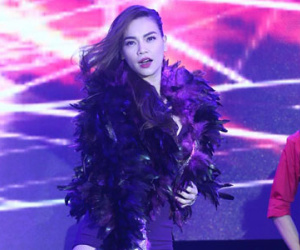 Sinh viên Đà Nẵng leo lên cây để xem liveshow Hồ Ngọc Hà