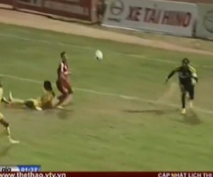 Clip: Tình huống dẫn đến bàn gỡ hòa 1-1 của Thanh Hóa