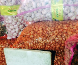 Hành Việt ế, hành Trung Quốc ngập chợ và nhà hàng
