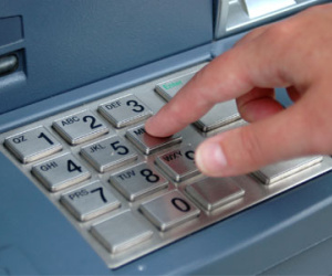 Không để ATM hết tiền dịp 30/4