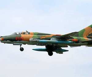 Khám kho vũ khí trên máy bay Su-22 Việt Nam