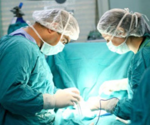 Bi hài chuyện chị em đi thu hẹp “cô bé” giữ lửa phòng the