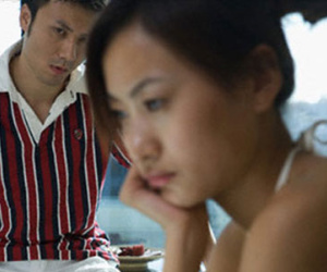 Khốn khổ vì mẹ chồng lên chơi