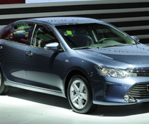 Chính thức ra mắt, Toyota Camry 2015 có giá từ 1,078 tỷ đồng