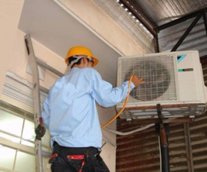 Ngày nóng đầu mùa, thợ điều hòa kiếm đủ 5 triệu/ngày