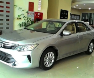 Sáng nay, Toyota Camry 2015 chính thức “chào” thị trường Việt