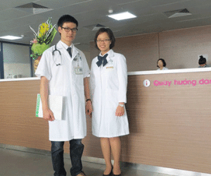 Đổi màu trang phục nhân viên y tế