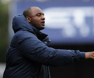Cầu thủ Man City muốn Vieira lên thay Pellegrini