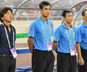 HLV Toshiya Miura có trợ lý mới