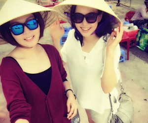 Hoa hậu Hàn Quốc Honey Lee đi xích lô ở Việt Nam