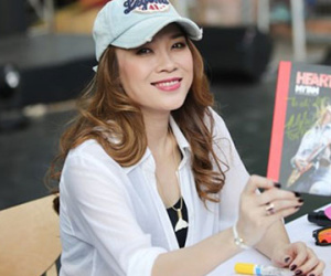 Mỹ Tâm thu hơn 1 tỷ đồng sau 4 tiếng bán đĩa