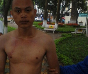 “Ngáo đá” tưởng mình là...rái cá, nam thanh niên hùng hục bơi ra tháp Rùa