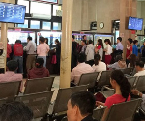 Vé tàu hỏa điện tử: "Cò" lộng hành