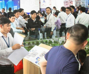 Ế cả nghìn căn: Bán tháo chưa xong, giở trò thổi giá