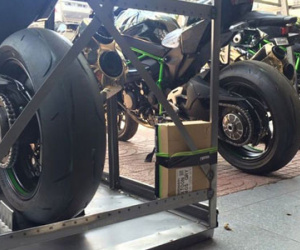Mô-tô tiền tỷ Kawasaki Ninja H2 về Việt Nam