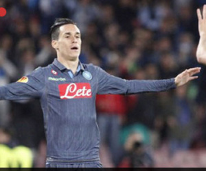 Sevilla và Napoli nhẹ nhàng vào bán kết Europa League