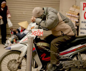 Xe ôm bến xe Mỹ Đình “cuỗm” đồ của khách