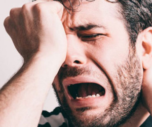 Gãy "cần câu" do… tự bẻ