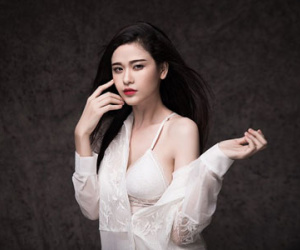 Trương Quỳnh Anh diện mốt khoe nội y sau khi tái hợp Tim