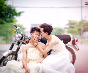 2 chàng trai gây sốt với bộ ảnh cưới "không chú rể"