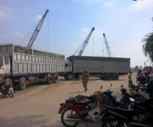 Người phụ nữ bán bánh tử vong dưới gầm xe tải