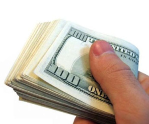 Bác sĩ bị tố nhận hối lộ 24 triệu USD và 100 ngôi nhà
