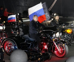 "Đội cận vệ Putin" ấm ức vì bị lính Ba Lan "khám tận quần lót"