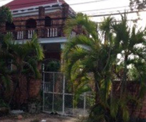 Manh mối về "yêu râu xanh mặc quần xì đỏ"