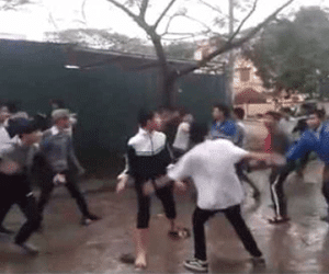Nhóm học sinh lớp 9 đánh hội đồng một thanh niên tử vong