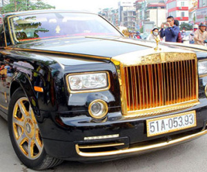 Phantom và Hummer H2 mạ vàng ở Hà Nội