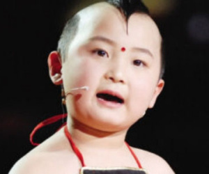 "Thần đồng 8 tuổi" showbiz Hoa ngữ qua đời vì ung thư máu