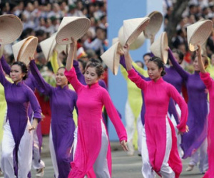 Sống động, hào hùng lễ mít tinh mừng Đại lễ 30-4