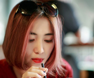 Tuổi thơ "khét tiếng" của Hòa Minzy