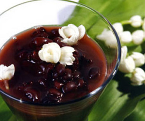 Lưu ý khi dùng nước giải khát, thanh nhiệt từ cây cỏ