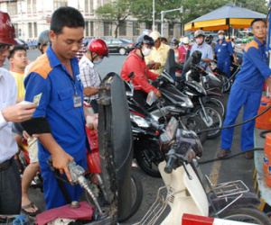 Hôm nay, xăng dầu sẽ tăng giá sốc?