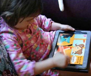 iPad – Thủ phạm khiến trẻ chậm nói như… “Thánh Gióng”