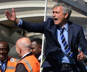Jose Mourinho: "Chó cứ sủa, đoàn người cứ đi"
