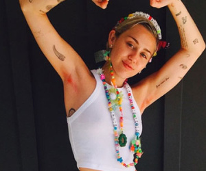 Miley Cyrus chạy theo trào lưu nhuộm lông nách hồng