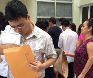 Bán hết 800 hồ sơ vào lớp 6 trong buổi sáng đầu tiên