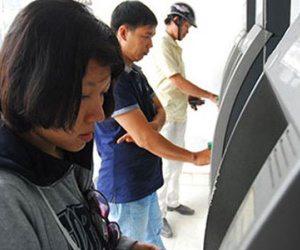 Lại lo tăng phí ATM