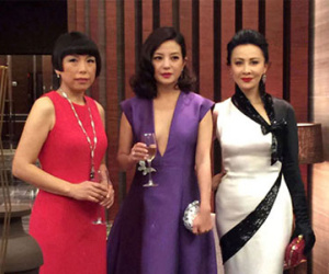 Triệu Vy khoe ngực trên thảm đỏ Met Gala 2015