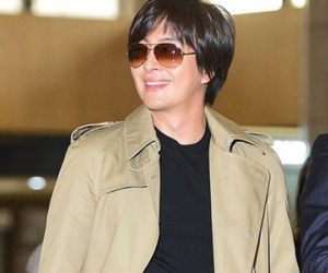 Bae Yong Joon "vượt mặt" ông chủ SNSD trên sàn chứng khoán