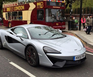 Siêu xe McLaren 570S đầu tiên xuất hiện ở London