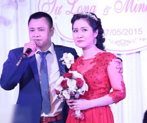 Tự Long hát “Thao thức vì em” tặng vợ yêu ngày cưới