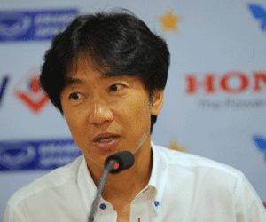 HLV Miura: "Cầu thủ của tôi đá quyết liệt kém xa V.League"
