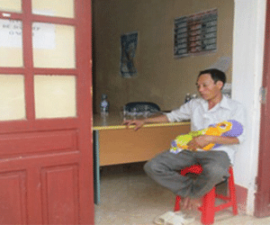 Công an điều tra vụ cháu bé tử vong sau khi tiêm vắc xin