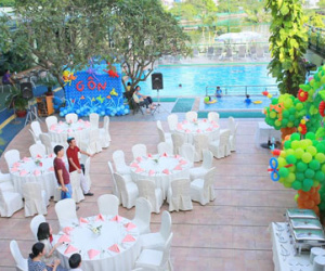 Hà Thành học chơi sang: Trăm triệu làm sinh nhật cho con