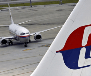Máy bay Malaysia Airlines quay đầu do hành khách say rượu