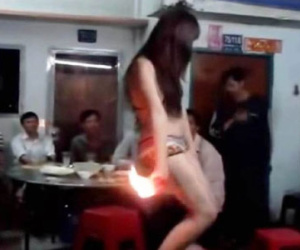 Quậy tưng ở… đám ma