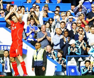 Steven Gerrard: "CĐV Chelsea tôn trọng tôi vài giây, mạt sát tôi cả trận đấu"